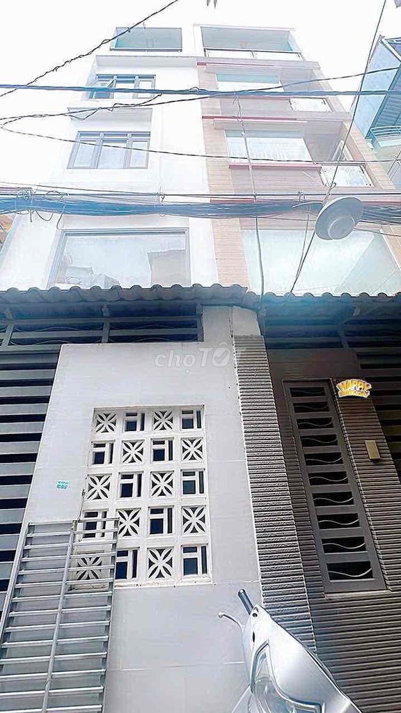 Аренда · 3 комн. · 30 м² · Quận 4, ул. Đường Tôn Đản