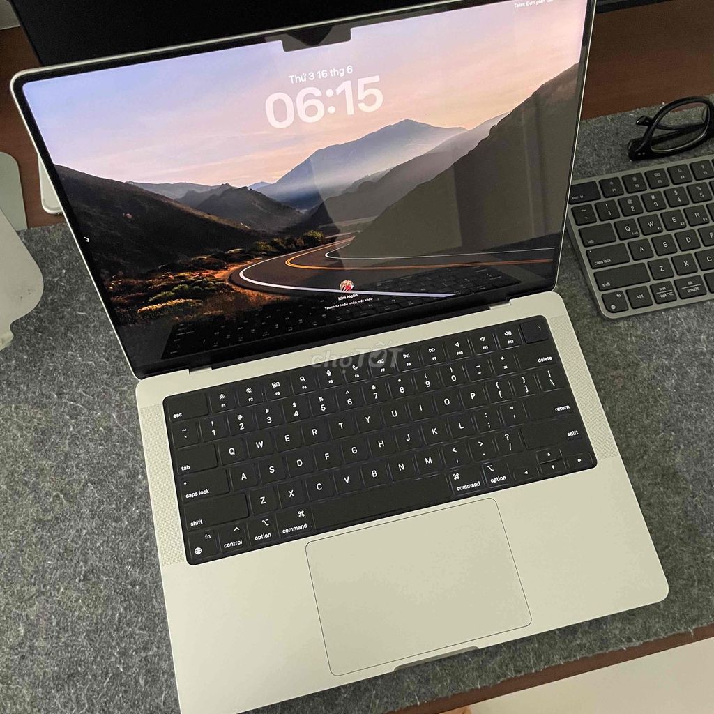 Apple MacBook Pro M4 Bạc 14 inch. Mua bán Laptop tại Thành phố Bà Rịa Bà Rịa - Vũng Tàu được đăng bởi tủn hình 1