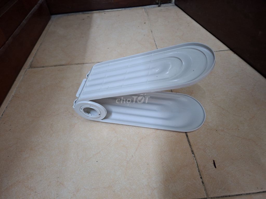 Kệ để giày Nhựa Trắng Thông minh. Mua bán Tủ, kệ gia đình tại Quận Hai Bà Trưng Hà Nội được đăng bởi Hưng hình 1