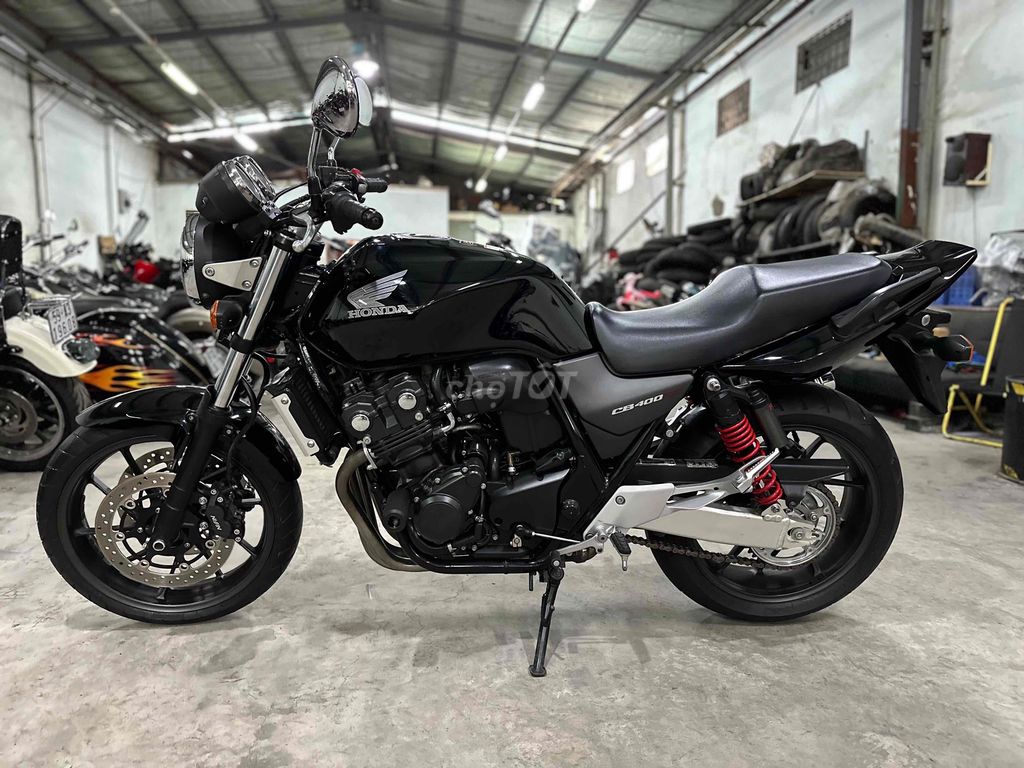 Honda CB400 Super Four 2018 bản kỉ niệm 25 năm. Mua bán Xe máy tại Quận Gò Vấp Tp Hồ Chí Minh được đăng bởi Danh Phan 399 hình 2
