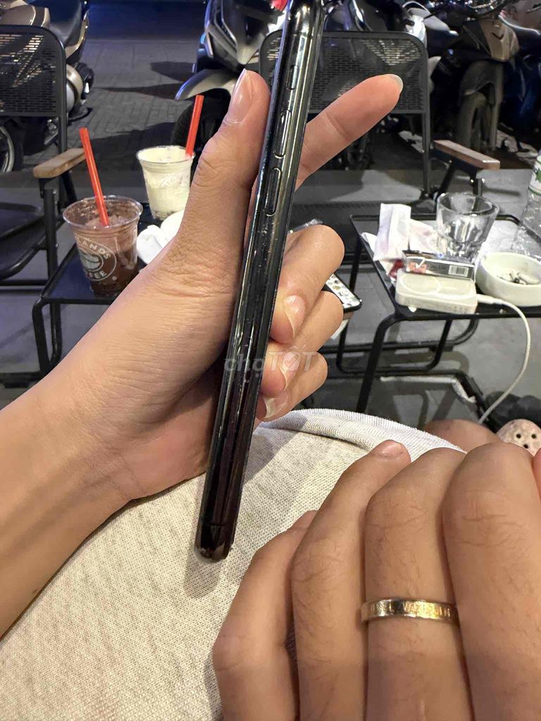 Apple iPhone 11 Pro Xám Like New. Mua bán Điện thoại tại Quận Bình Tân Tp Hồ Chí Minh được đăng bởi chuyên thanh lí cá rẻ hình 1