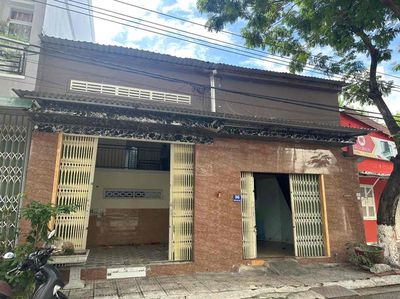 Nhà mặt tiền 36 Dương Quảng Hàm; 3.85 tỷ. Mua bán nhà ở tại Thành phố Nha Trang Khánh Hòa được đăng bởi Truong Giang