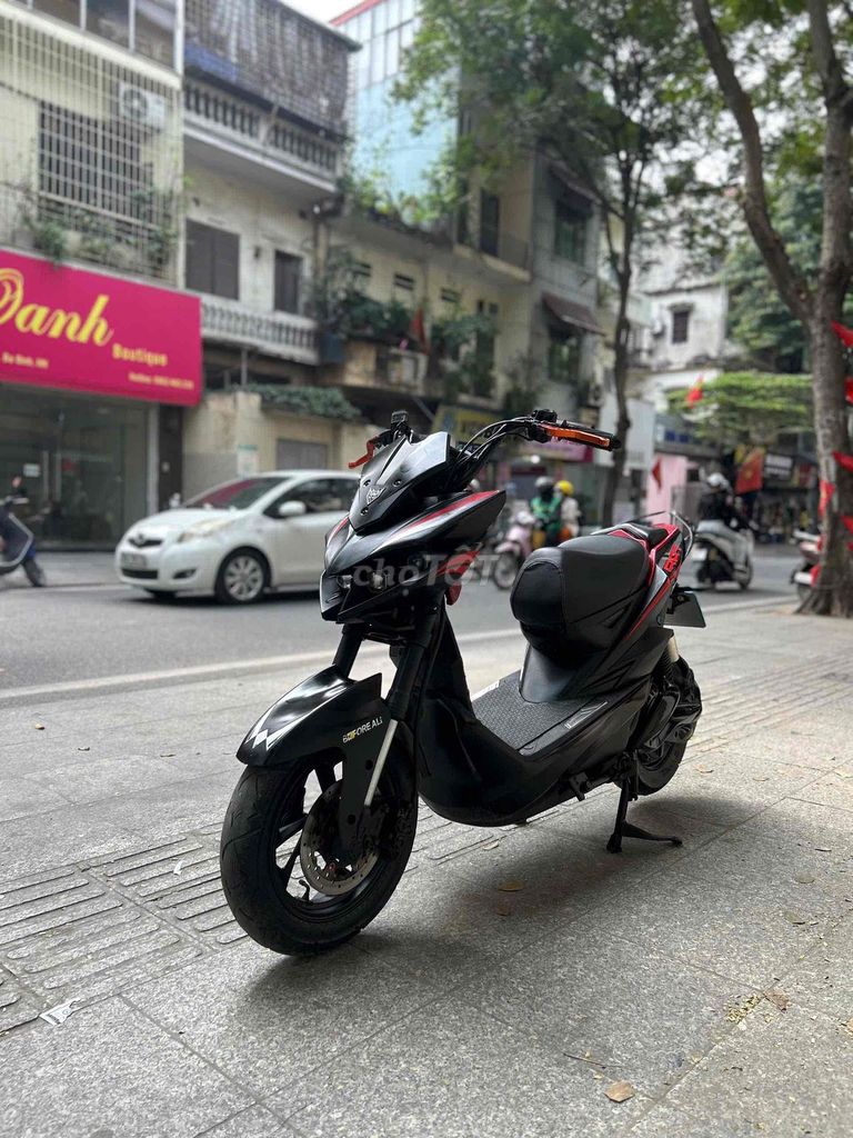 Xe máy điện Xmen Bat Sport Đen Đỏ. Mua bán Xe điện tại Quận Ba Đình Hà Nội được đăng bởi Huylam hình 3
