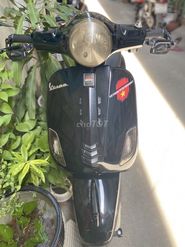 Piaggio Vespa LX125 Đen. Mua bán Xe máy tại Quận 8 Tp Hồ Chí Minh được đăng bởi Nguyễn Di hình 2