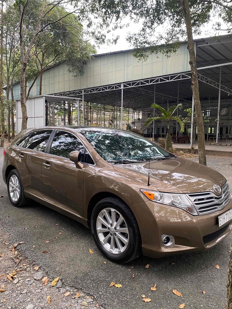 Toyota Venza 2009 Nâu 65.000 miles. Mua bán Ô tô tại Quận 1 Tp Hồ Chí Minh được đăng bởi Luật Nguyễn hình 1