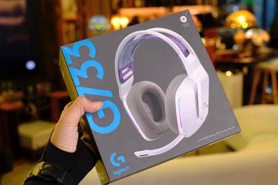 Tai nghe Logitech G733 Lightspeed fullbox đẹp zin. Mua bán Tivi, Âm thanh tại Quận Bình Thạnh Tp Hồ Chí Minh được đăng bởi Vân Anh 2Tech House