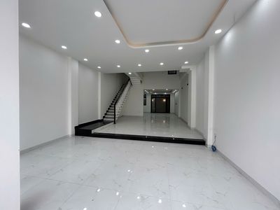 Cho Thuê Biệt Thự 1 trệt 3 lầu 4PN+5WC đường Liên Phường giá 25 triệu