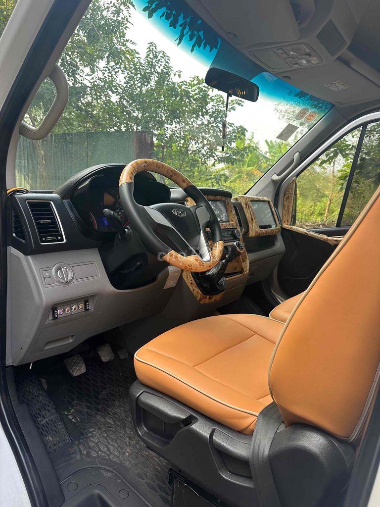 Hyundai Solati Dcar Limousine 12c - sx 2019. Mua bán Phương tiện khác tại Quận Long Biên Hà Nội được đăng bởi Nguyễn Văn Tuấn hình 12