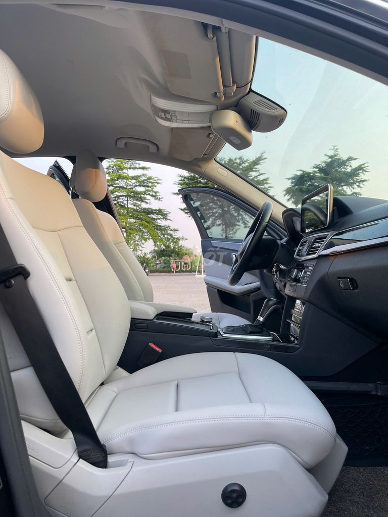 Mercedes Benz E Class 2010 E250 xe còn zin nhiều. Mua bán Ô tô tại Quận Thanh Xuân Hà Nội được đăng bởi Vạn Phát  Auto hình 18