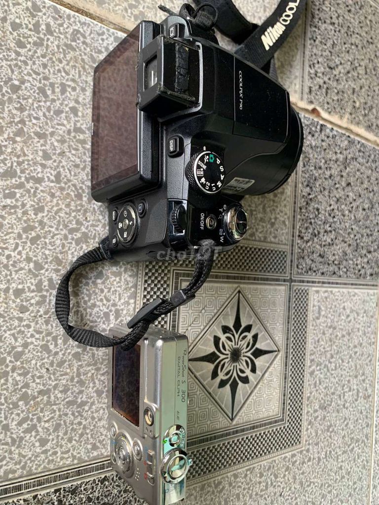 bán 2 xác máy ảnh canon và nikon. Mua bán Máy ảnh, Máy quay tại Thành phố Hội An Quảng Nam được đăng bởi linh hình 1