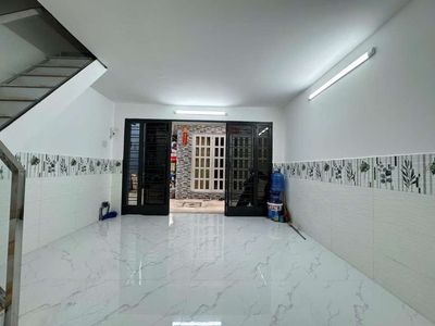 BÁN NHÀ 2 TẦNG NGAY CHỢ PHÚ THUẬN SHR HOÀN CÔNG CHỈ 2 tỷ 9 TL. Mua bán nhà ở tại Quận 7 Tp Hồ Chí Minh được đăng bởi Huỳnh Chân
