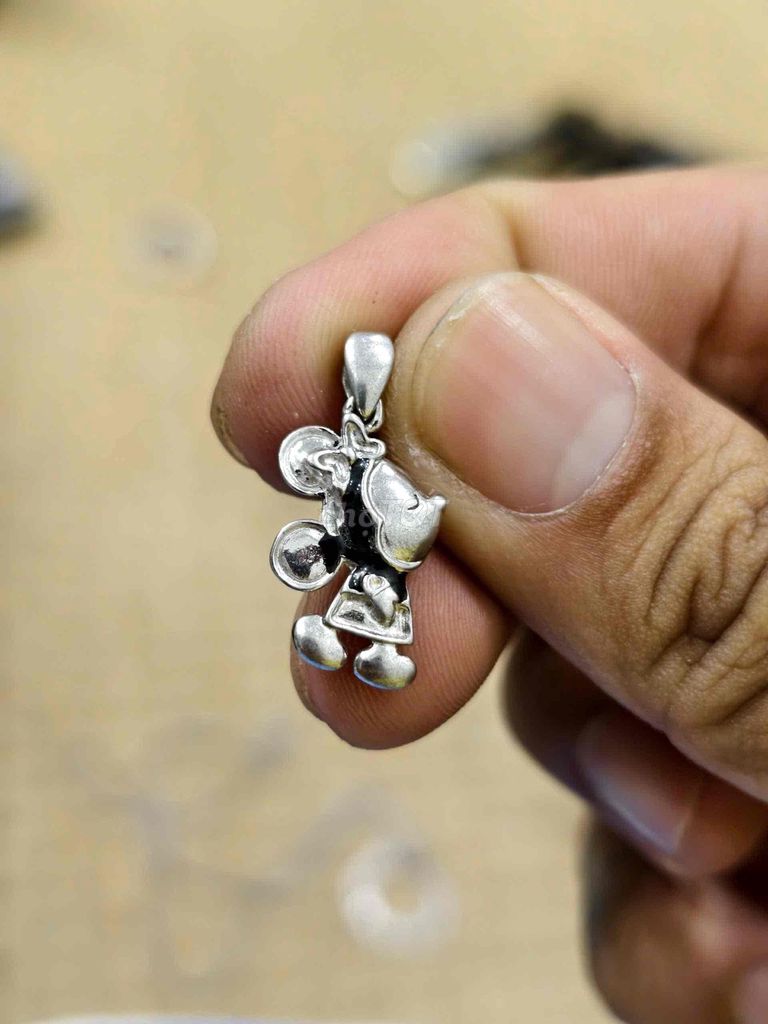 Mặt dây chuyền PNJ Bạc 925 Mickey mặt đeo đẹp. Mua bán Phụ kiện thời trang khác tại Quận 10 Tp Hồ Chí Minh được đăng bởi lê mạnh tuân hình 1