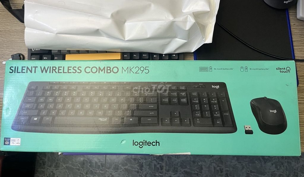 Bộ bàn phím và chuột không dây Logitech MK295. Mua bán Phụ kiện (Màn hình, Chuột...) tại Quận 12 Tp Hồ Chí Minh được đăng bởi Nguyễn Hồng Đức hình 1