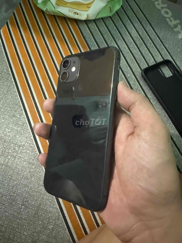 Cần bán iphone 11 lock 64G Zin all. Mua bán Điện thoại tại Quận Ngũ Hành Sơn Đà Nẵng được đăng bởi N hình 1