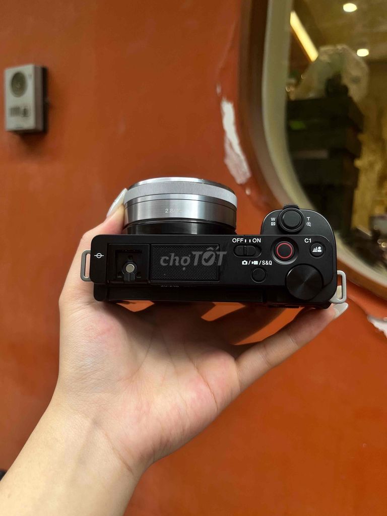 Máy ảnh Sony ZV-E10 Đen Như mới. Mua bán Máy ảnh, Máy quay tại Quận Đống Đa Hà Nội được đăng bởi Linh Nguyễn Khánh hình 1