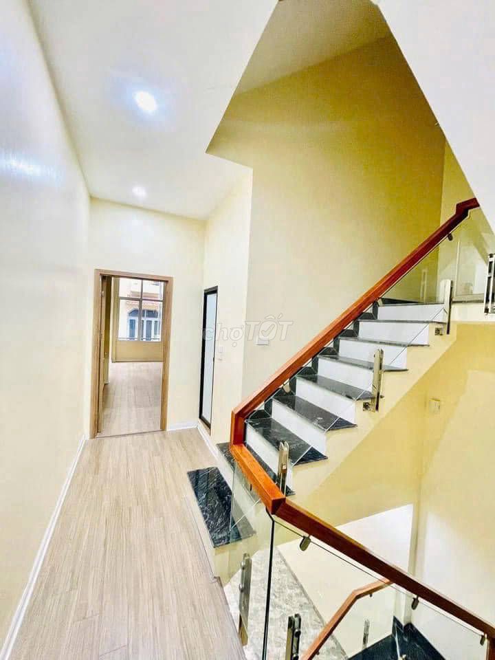 BÁN NHÀ 4T LƯƠNG THẾ VINH, THANH XUÂN- MT RỘNG, VP, TT	NGOẠI NGỮ. Mua bán nhà ở tại Quận Thanh Xuân Hà Nội được đăng bởi Hangdato hình 5