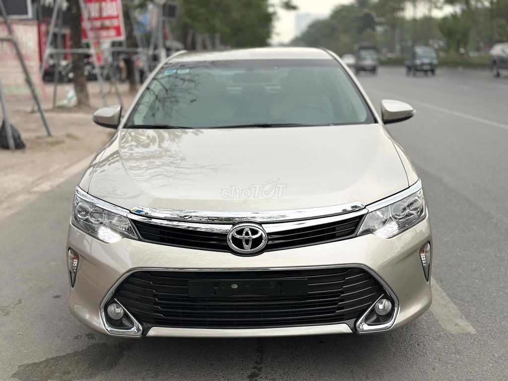 Bán Toyota Camry 2019 2.0E Vàng Cát 1 Chủ 6 Vạn