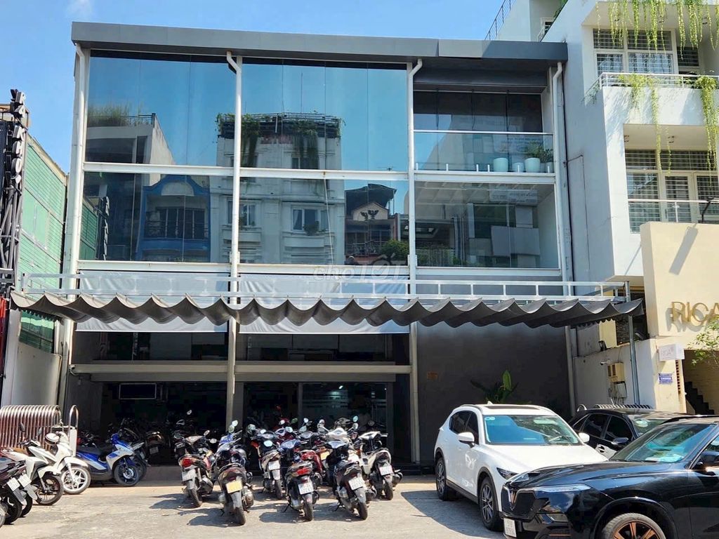 CHO THUÊ MTKD ĐƯỜNG CỘNG HÒA, DT 15X30M, TRỆT 2 LẦU, Phù hợp đa nghề