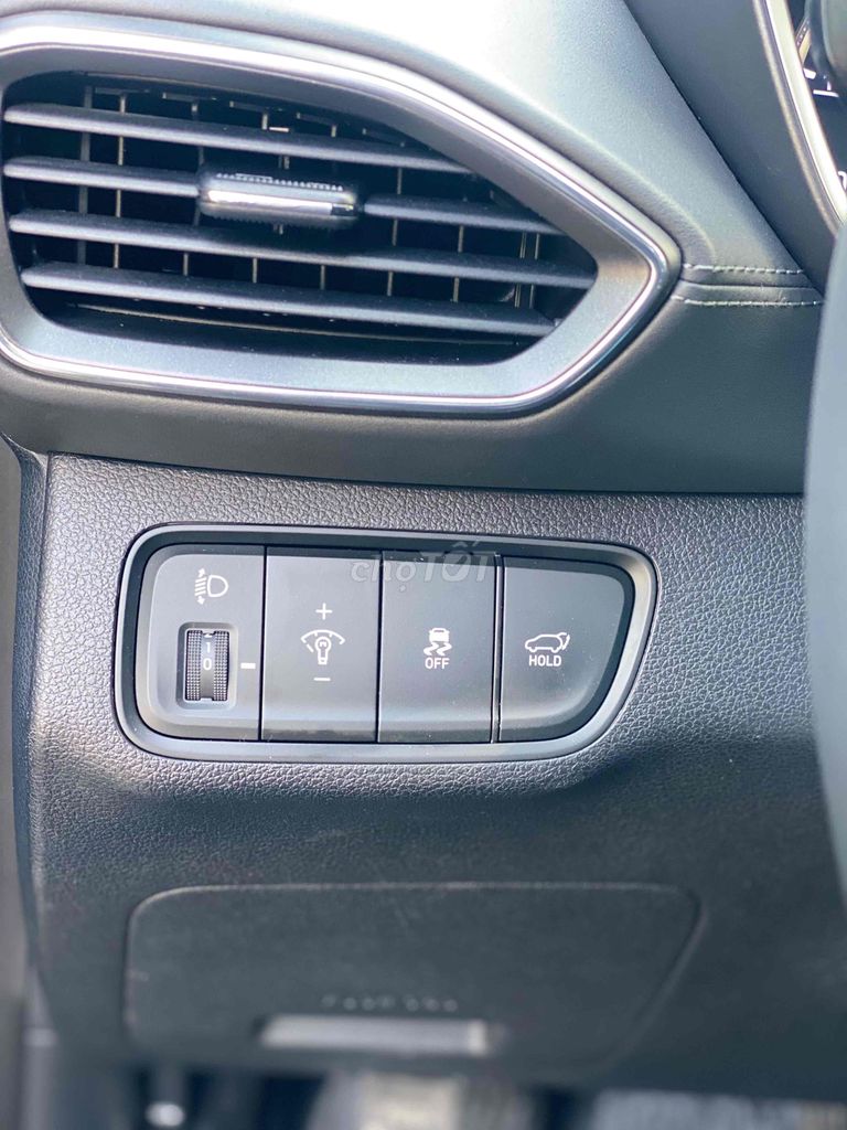 Hyundai Santa Fe 2019 2.2L - 78000 km. Mua bán Ô tô tại Quận Long Biên Hà Nội được đăng bởi Xuân Car hình 13