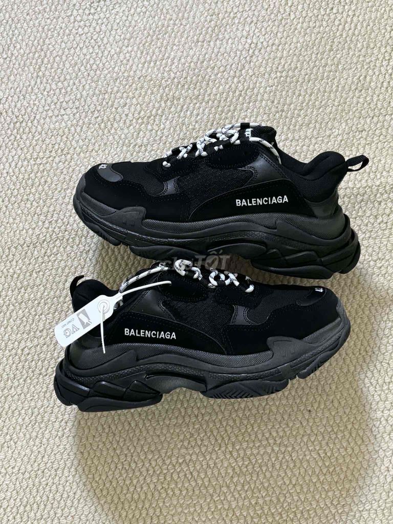Giày Balenciaga Triple S Nam Da Đen Mới. Mua bán Giày dép tại Huyện Nhà Bè Tp Hồ Chí Minh được đăng bởi Niu Bi hình 1