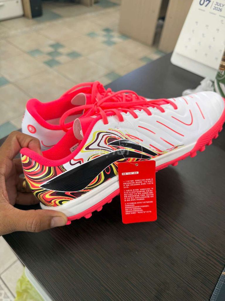 Giày đá bóng Lining Trắng hồng Size 41. Mua bán Đồ thể thao, Dã ngoại tại Huyện Củ Chi Tp Hồ Chí Minh được đăng bởi Đỗ Nhật Huy hình 1
