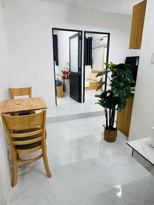 Căn hộ 2PN Full Nội Thất, Thang Máy ngay Cầu Nguyễn Văn Cừ Q1