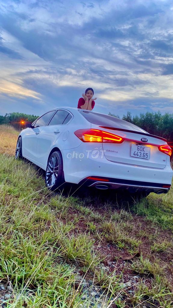 Kia Cerato 2.0 AT phiên bản cao cấp nhất Premium. Mua bán Ô tô tại Thành phố Biên Hòa Đồng Nai được đăng bởi CH xe máy Trần Na Na hình 2