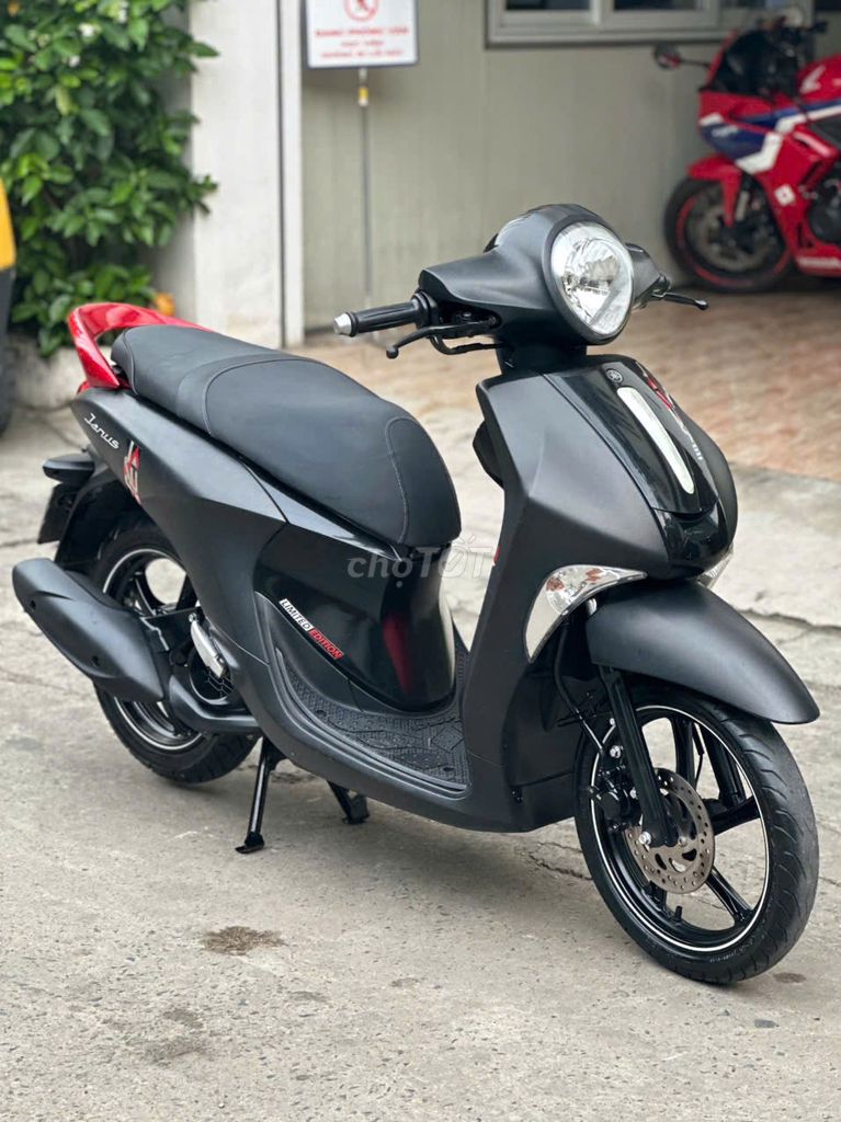 Cấn bán Janus khóa smartkey cực mới rất đẹp. Mua bán Xe máy tại Quận Nam Từ Liêm Hà Nội được đăng bởi E Hằng hình 2