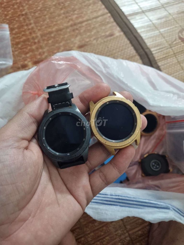 Đồng hồ Galaxy watch size 41 mm, 2 màu đen + vàng