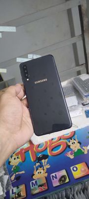 Samsung A750, ram 4gb, 64gb