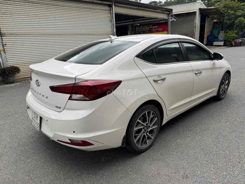 Bán Huyndai ELANTRA 2.0 GLS dkld 01/2020 , trắng. Mua bán Ô tô tại Quận Bình Tân Tp Hồ Chí Minh được đăng bởi MR Hiền  hình 3