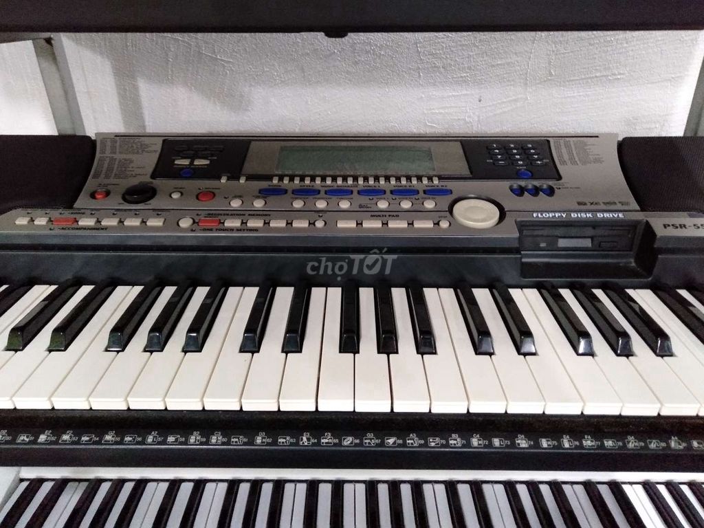 0785139114 - Đàn Organ Yamaha PSR 550