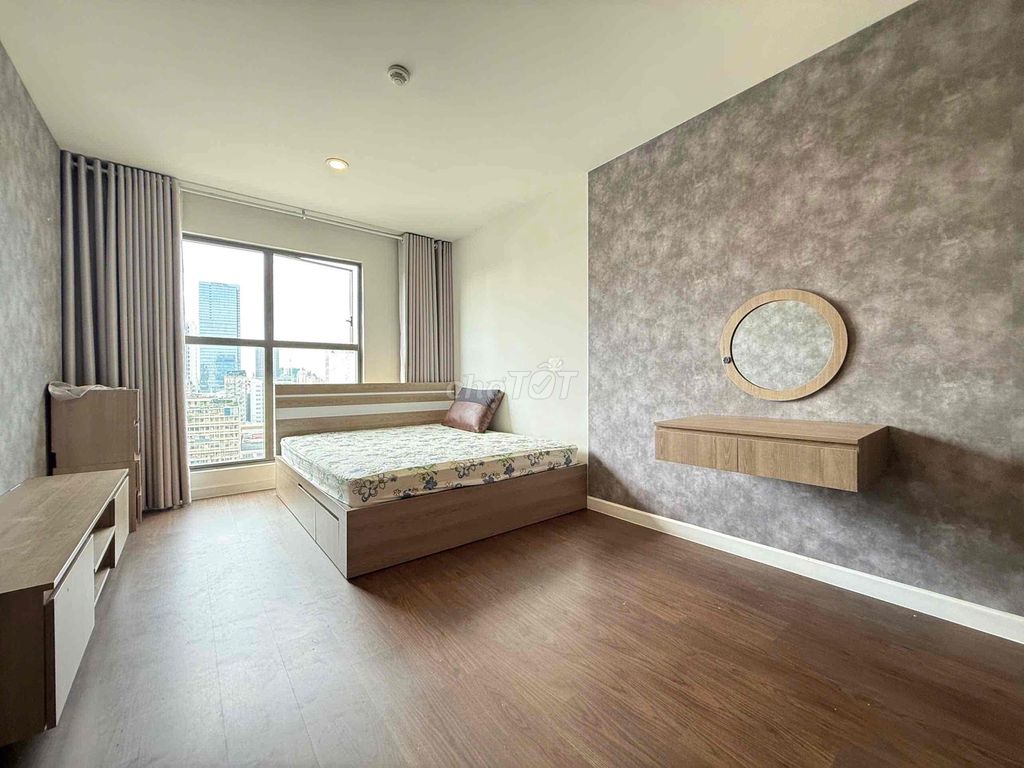 Реальное фото: Saigon Royal 2pn 2wc 25tr в аренду с прекрасным видом