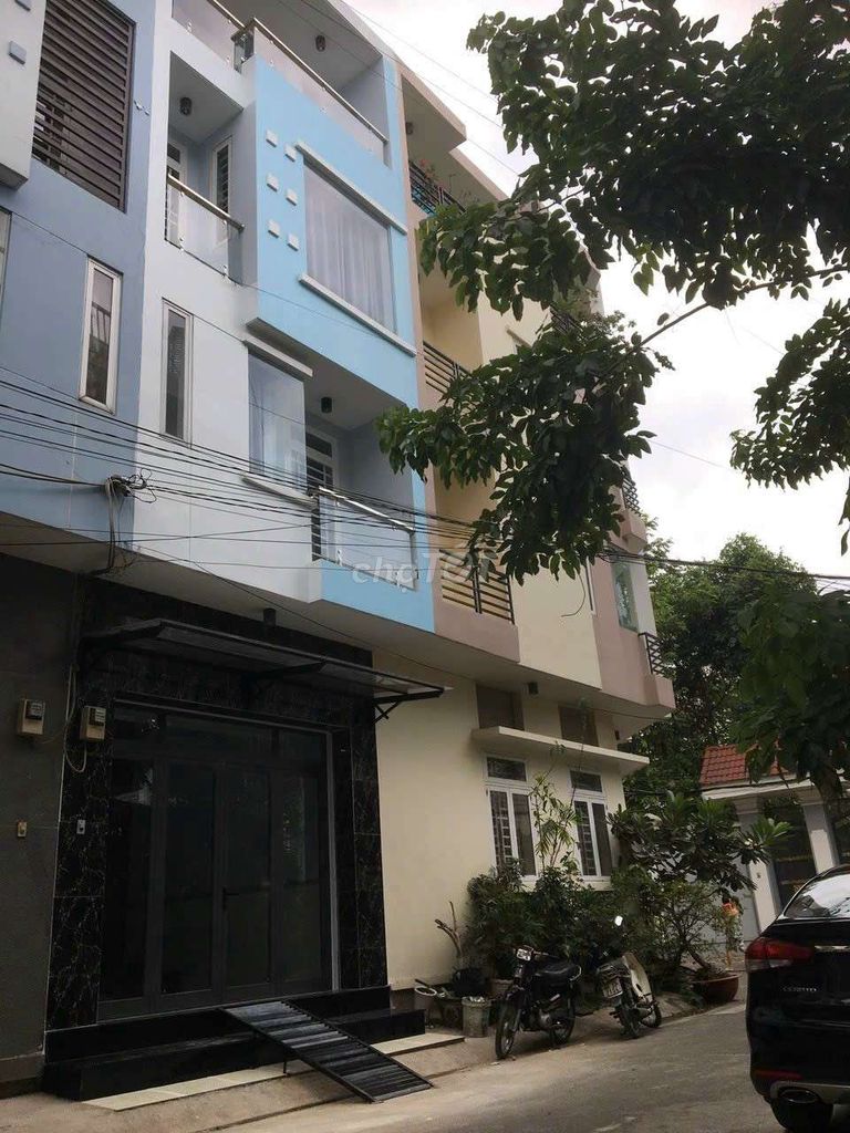 NHÀ PHỐ 2 LẦU ST 4PN 5WC KDC LÝ PHỤC MAN