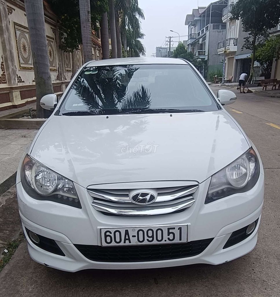HYUNDAI AVANTE 1,6 МТ прекрасен