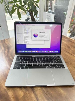 MacBook Pro 13” 2019 i5/8/128GB Gray