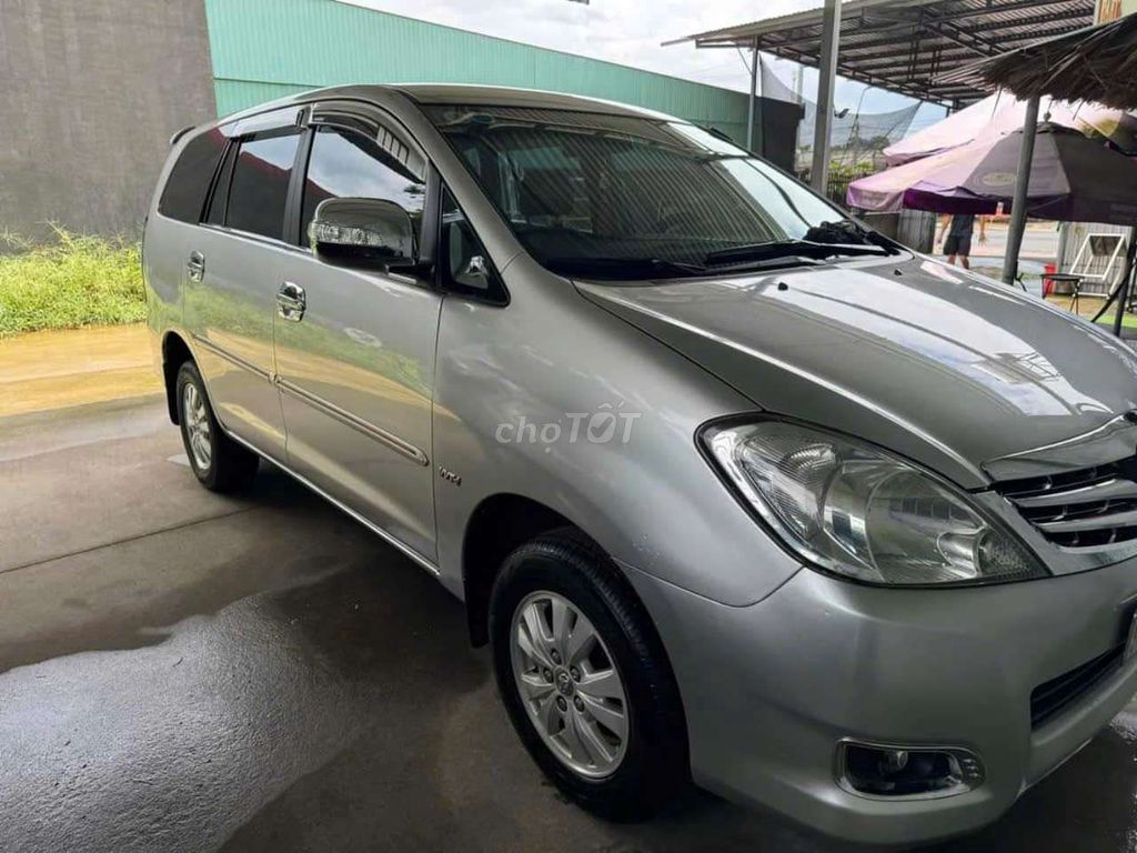 Toyota Innova 2010 G - 0154000 km