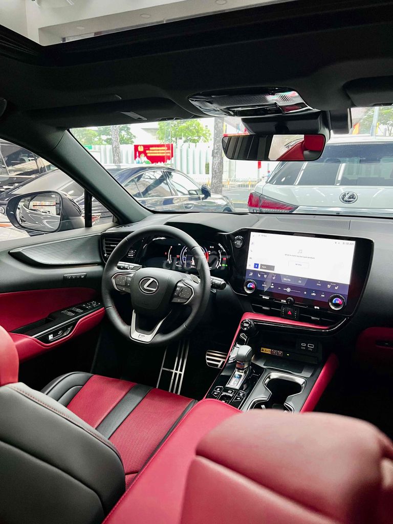 Lexus NX350 - 2023 - 1900 km