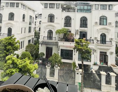 Phòng khép kín trong biệt thự Louis city Hoàng Mai