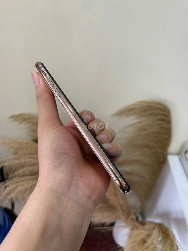 iPhone XS Max 64GB Vàng. Mua bán Điện thoại tại Huyện Việt Yên Bắc Giang được đăng bởi mình tên bằng hình 1
