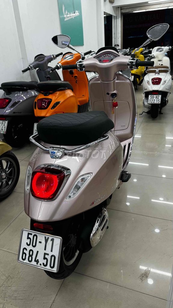 Vespa Sprint Hồng Porsche Mới như xe hãng 4300km. Mua bán Xe máy tại Quận Phú Nhuận Tp Hồ Chí Minh được đăng bởi VESPA  PIAGGIO BẢO HƯNG Vespa cũ trả góp  hình 7