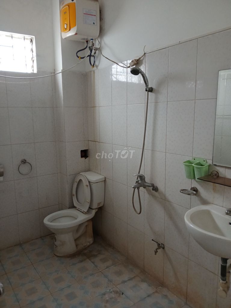 Аренда дома 60 м², 2 спальни, 1 сан., двор для авто