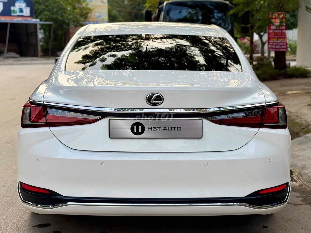 Lexus ES250 Model 2022 Trắng nâu đẹo hết bài. Mua bán Ô tô tại Quận Long Biên Hà Nội được đăng bởi H3T Auto Việt Nam hình 2