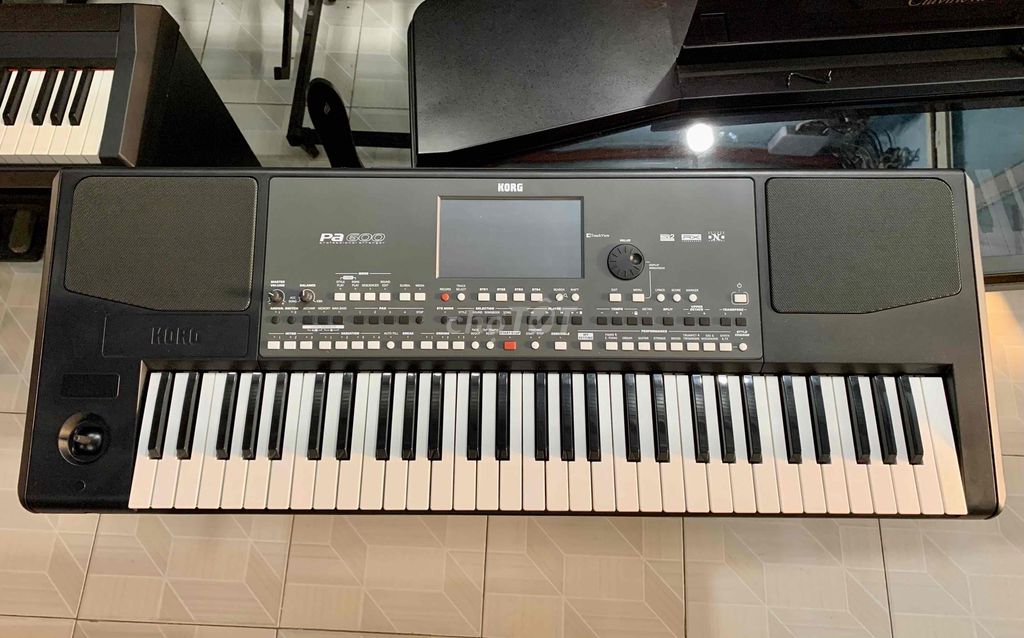 Đàn Organ Korg Pa600 Mới 99%