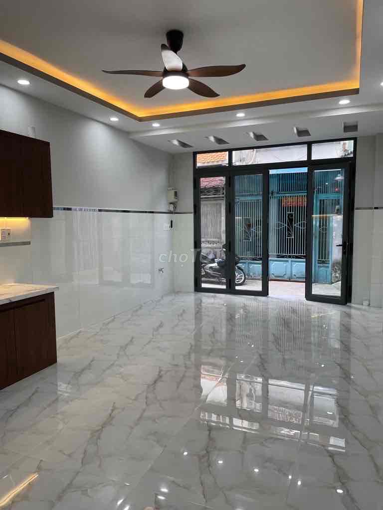 Hiếm . Lạc Long Quân Q11, 50m2 -2 Tầng Mới Tinh.Chỉ 5 Tỷ (tl)