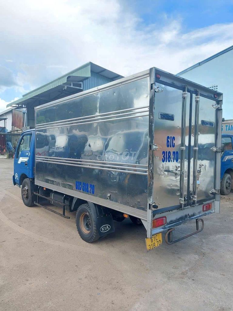 Bán gấp kia 2.4 tấn đời 2017 thùng kín 3m5. Mua bán Xe tải, xe ben tại Thành phố Thuận An Bình Dương được đăng bởi Hồ Xe Tải hình 7