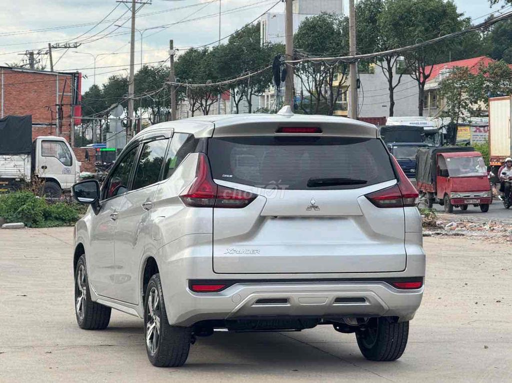 Mitsubishi Xpander Premium 2020 серебристый 70 тыс. км