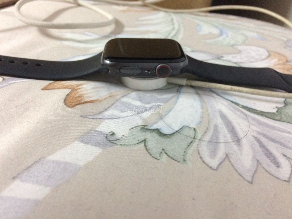 Apple Watch S6 44mm Đen eSIM. Mua bán Thiết bị đeo thông minh tại Quận Hai Bà Trưng Hà Nội được đăng bởi Nam Nguyen hình 1