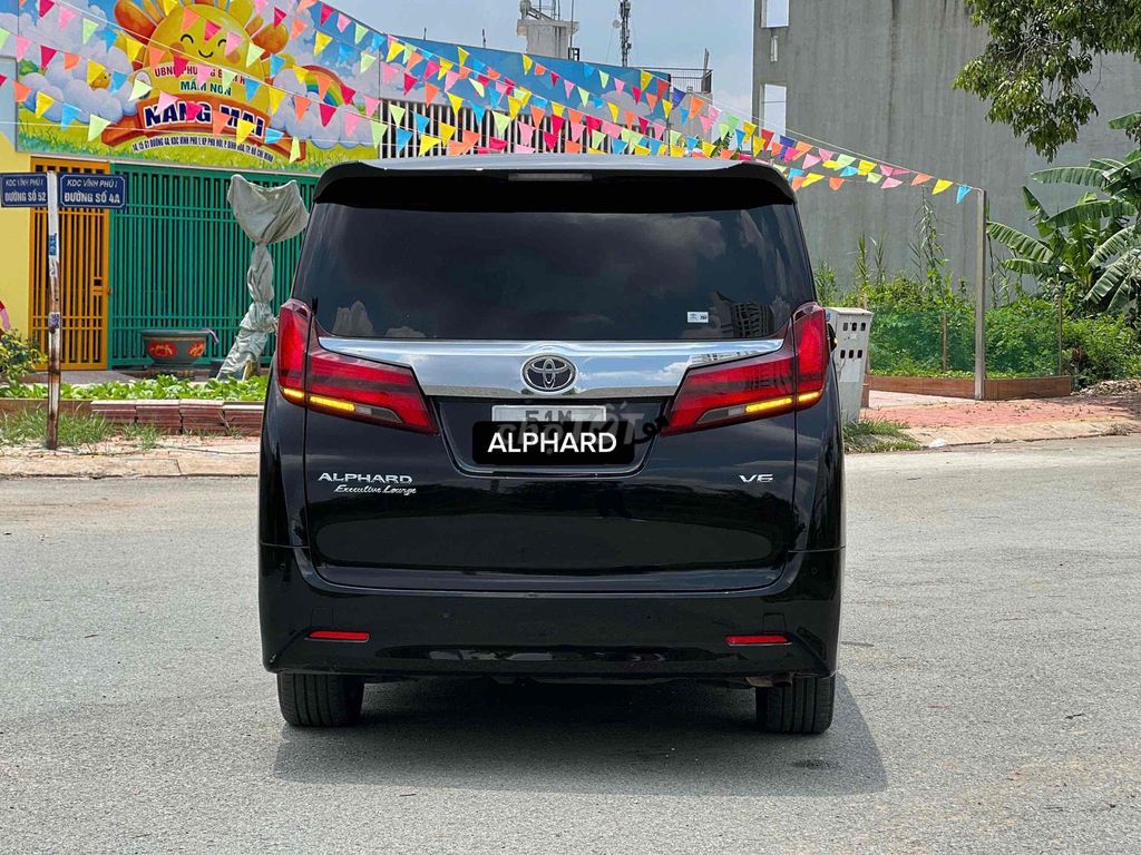 Toyota Alphard 2023 photo 4