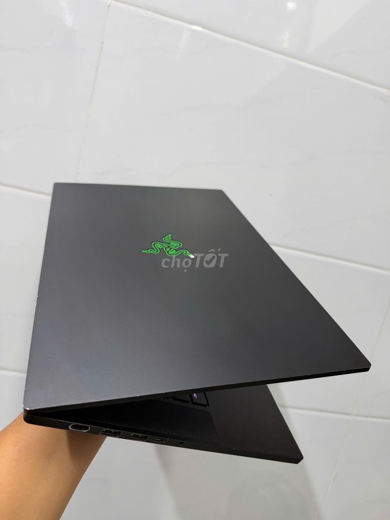 Razer Blade 15 Advanced i7-10875H RTX2080. Mua bán Laptop tại Quận Tân Bình Tp Hồ Chí Minh được đăng bởi Nguyễn Phi triều hình 1